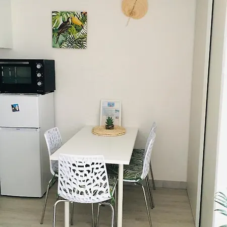 Apartamento 25m2 Climatisé - Wifi Gratuit - Situé 150 Metres - Parking - Avec Balcon