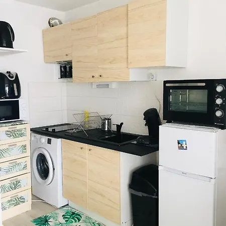 25m2 Climatisé - Wifi Gratuit - Situé 150 Metres - Parking - Avec Balcon Apartamento *