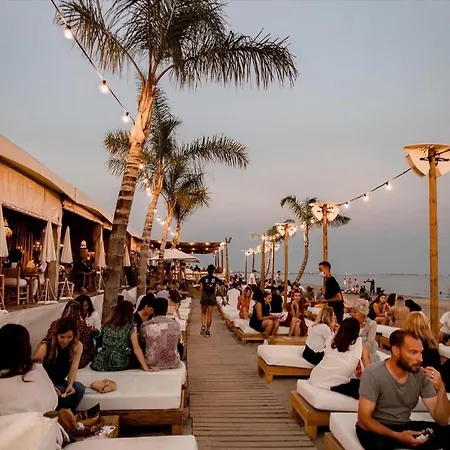 Les Pieds Dans L'eau: Beachside Retreat With Private Parking La Grande-Motte