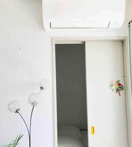 Lejlighed Cosy Et Moderne Au Couchant Situe 150m De La -avec Parking Gratuit Prive - 25m2 - Climatise - Balcon - Wifi Gratuit *