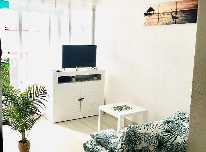 Lejlighed Cosy Et Moderne Au Couchant Situe 150m De La -avec Parking Gratuit Prive - 25m2 - Climatise - Balcon - Wifi Gratuit La Grande-Motte